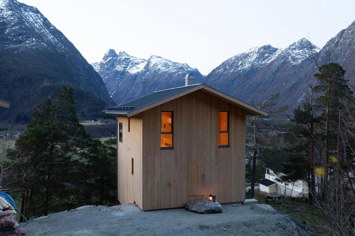 The Crux Nordic Design Mountain Cabin - B&B