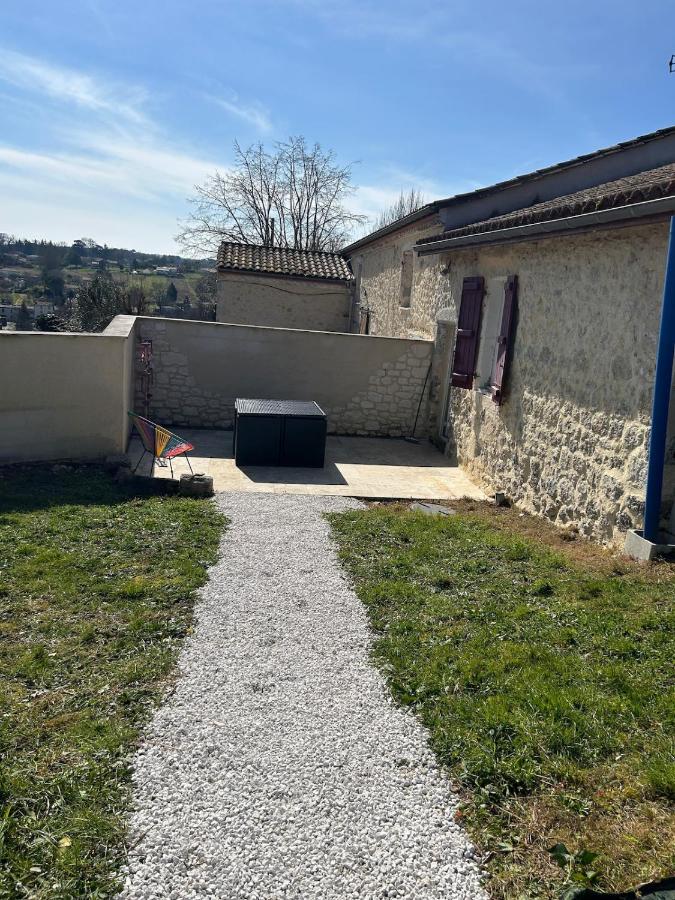 Petite maison en pierre au calme - Chambres d’hôtes