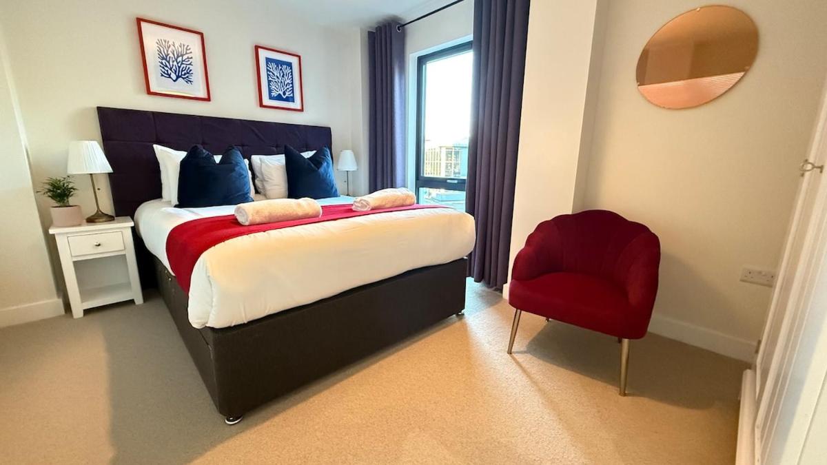 Superb Apt at the Marina - B&B