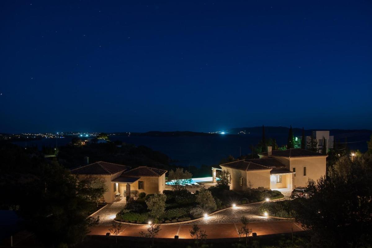 Villa Chrysanthemum Pool-Seaview - B&B Porto Cheli