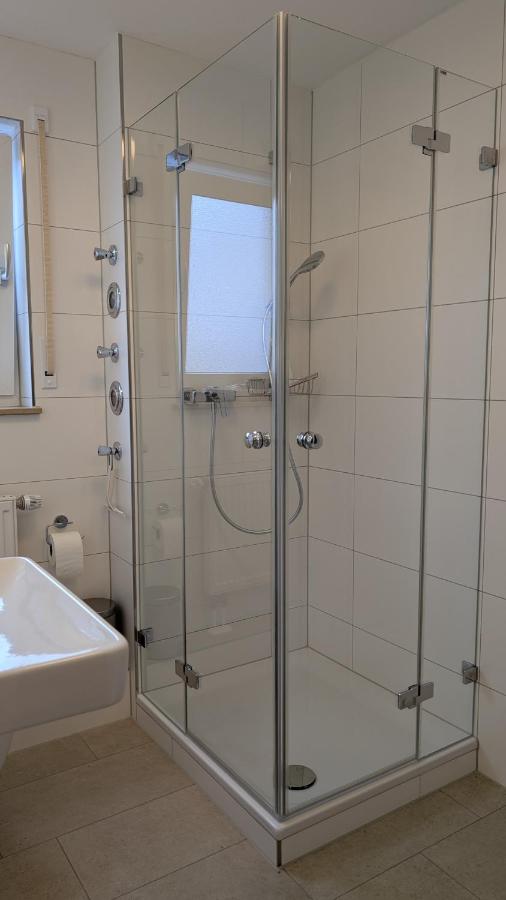 Erstbezug 2025 sonniges 37qm 1 Zimmer Apartment - Bed and Breakfast Magstadt