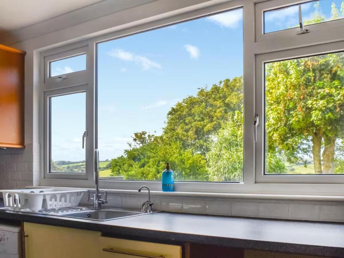The Hideaway - Spacious 3 Bedroom Apartment - B&B Truro