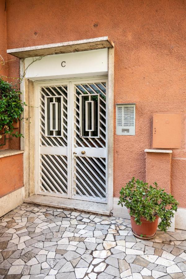 Gentile's House - Metro A a 50m diretta per il centro WiFi UltraFibra & Smart Working - B&B Roma