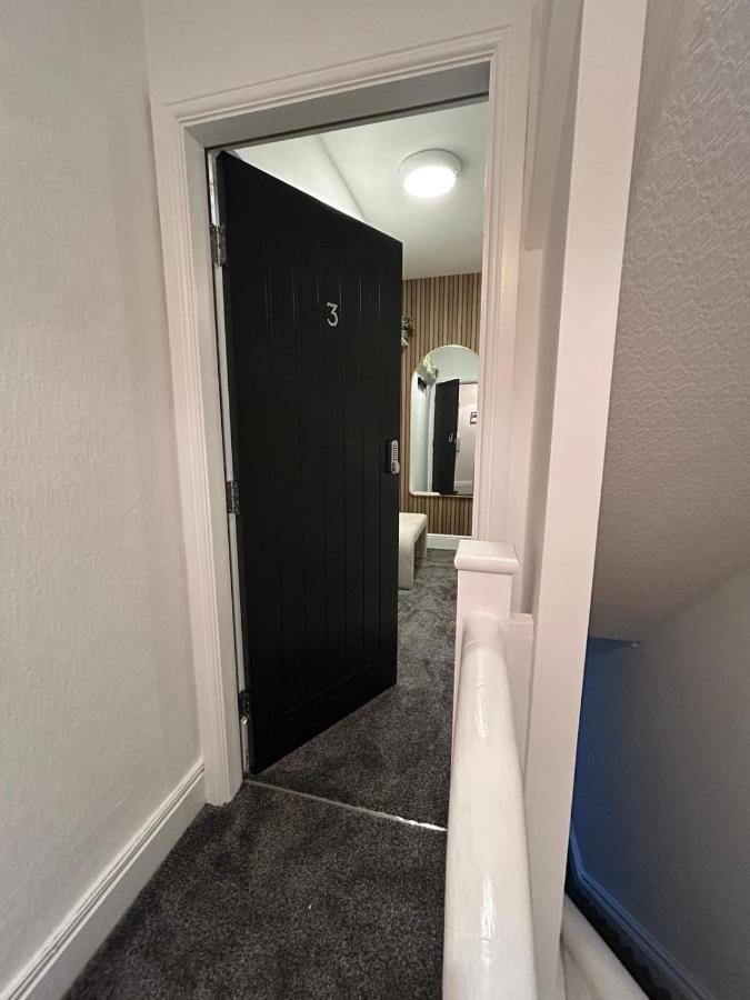 Cannons Loft Central Buxton, Duplex loft 3 bedroom Set over 3 floors stairs no lift sleeps 5 - Chambres d'hôtes Buxton