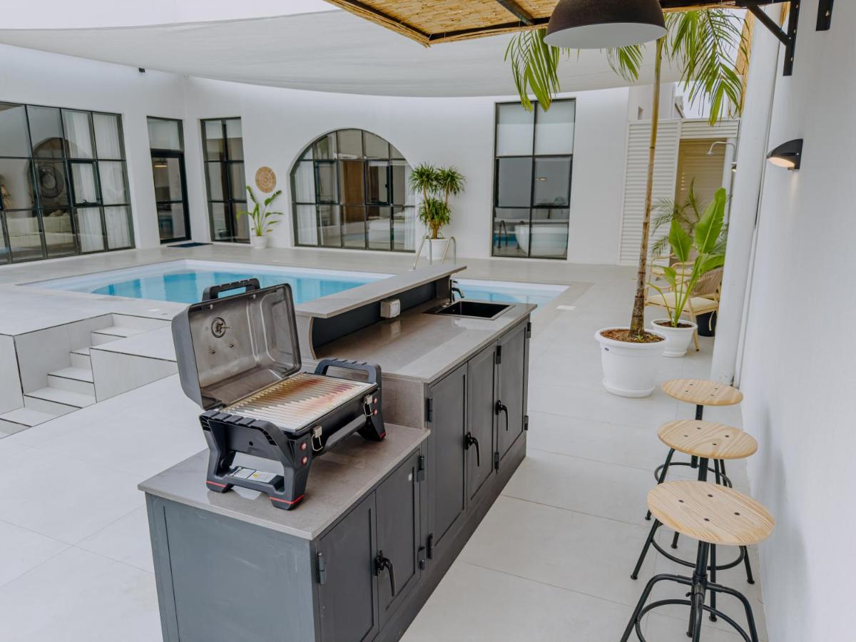 10 Pool Villa - B&B