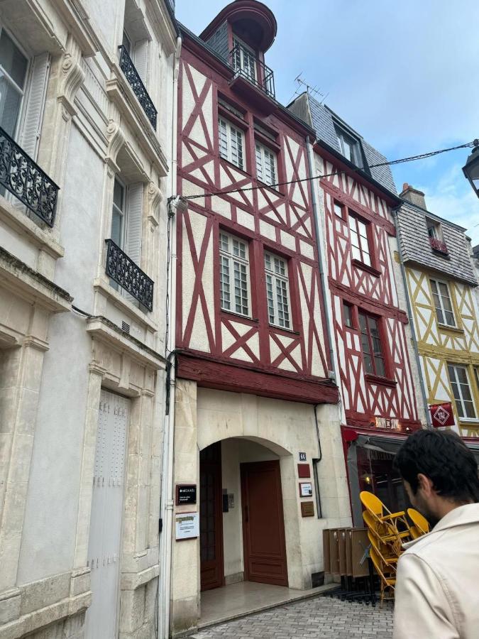 Magnifique appartement rénové Place du Martroi - Ferienwohnung