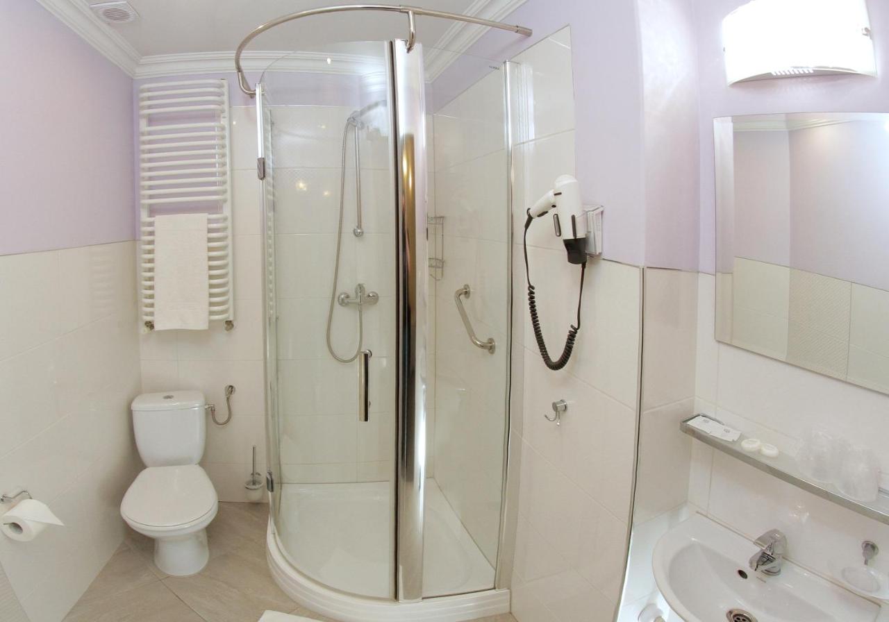 Apartment (1 Adult)