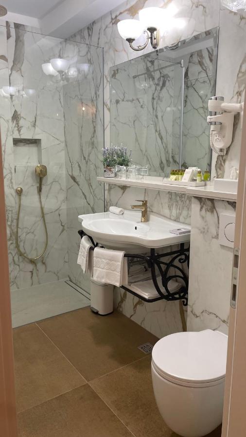 Deluxe Double or Twin Room with Balcony