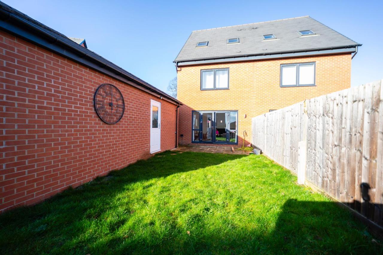 Specious modern 3-bed house near city centre - Bed and Breakfast Reading