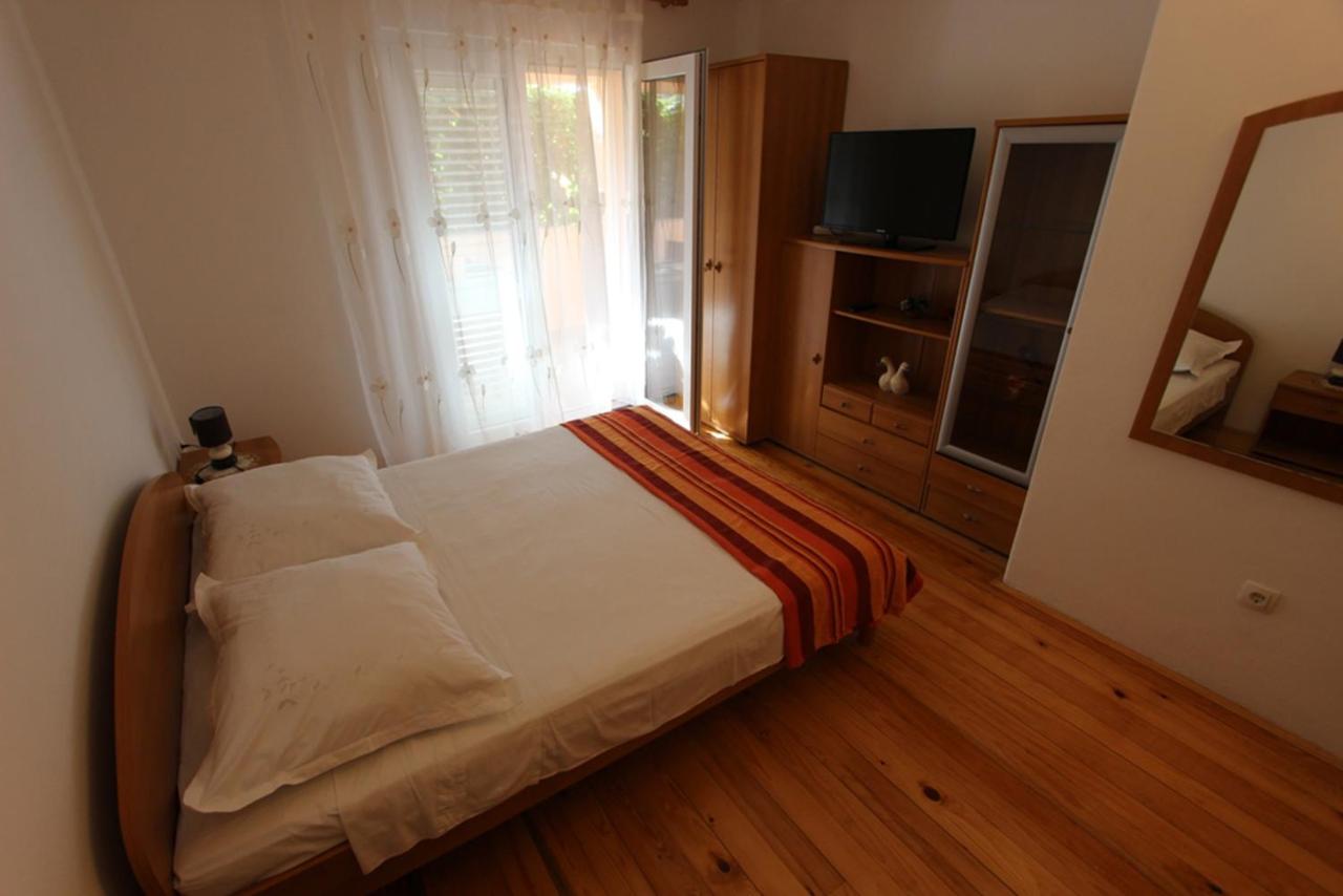 Apartment mit 2 Schlafzimmern, Terrasse und Gartenblick