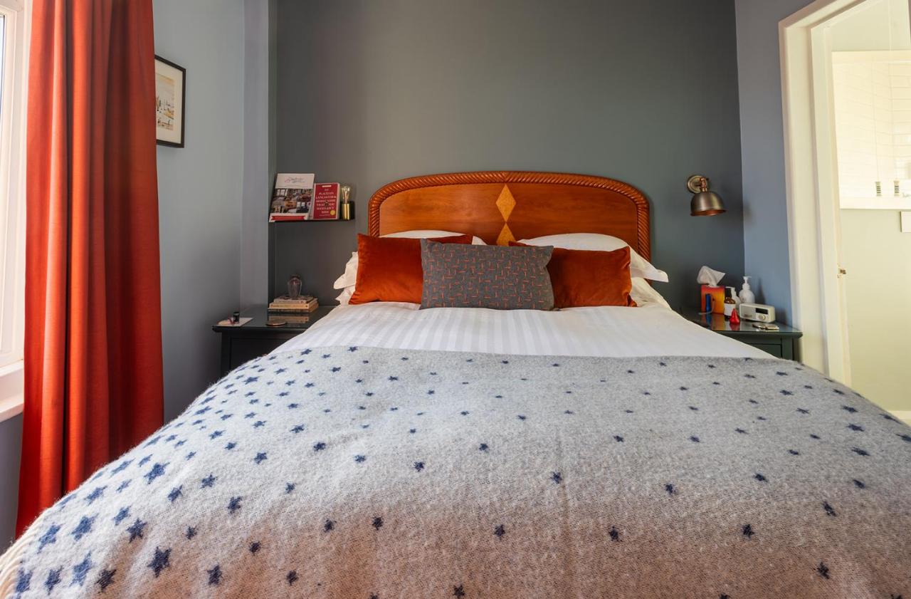 Super Single with Bath