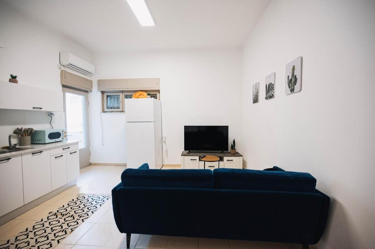 One-Bedroom Apartment with Balcony