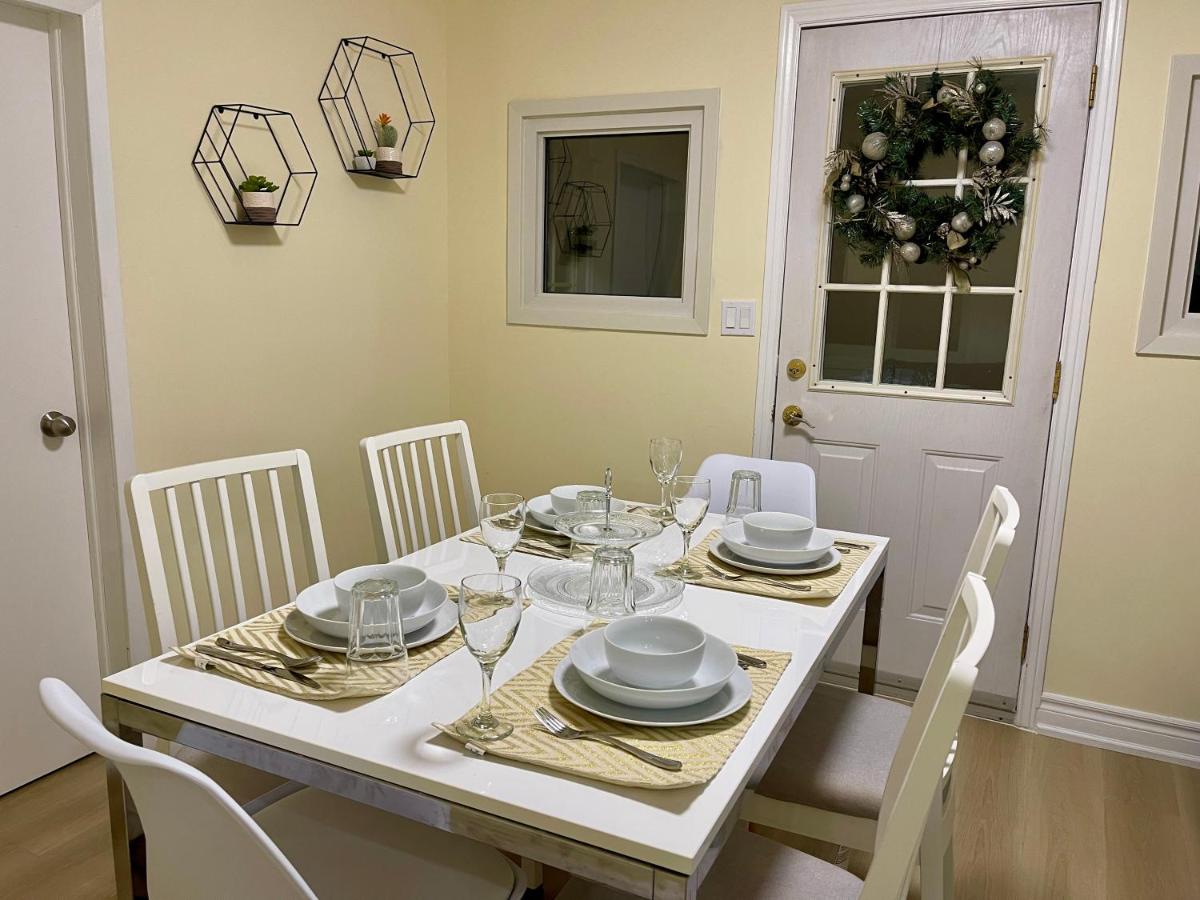Victoria Family Vacation Home - King Bed Private Yard BBQ Deck Gazebo - 4 Minutes To The Falls - Chambres d'hôtes Chutes Niagara