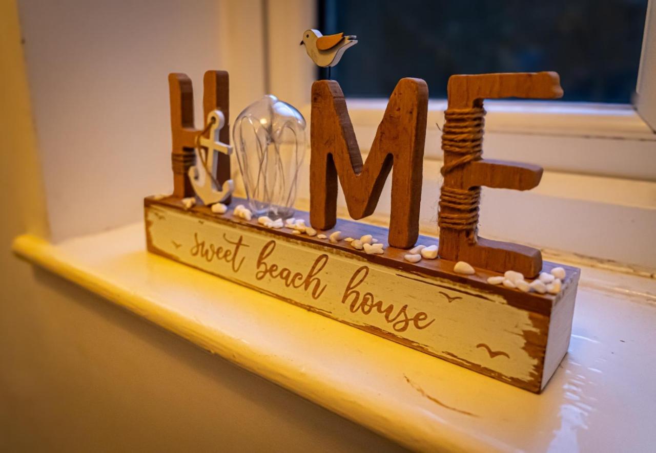 SIRIUS A PROPERTIES - 3 Bedrooms - - Amazing Hillside Views of Derby City Centre - - Free WIFI - - NETFLIX - - SKY-SPORTS - - MONOPOLY - - UNO - - CARDS - Bed and Breakfast Derby