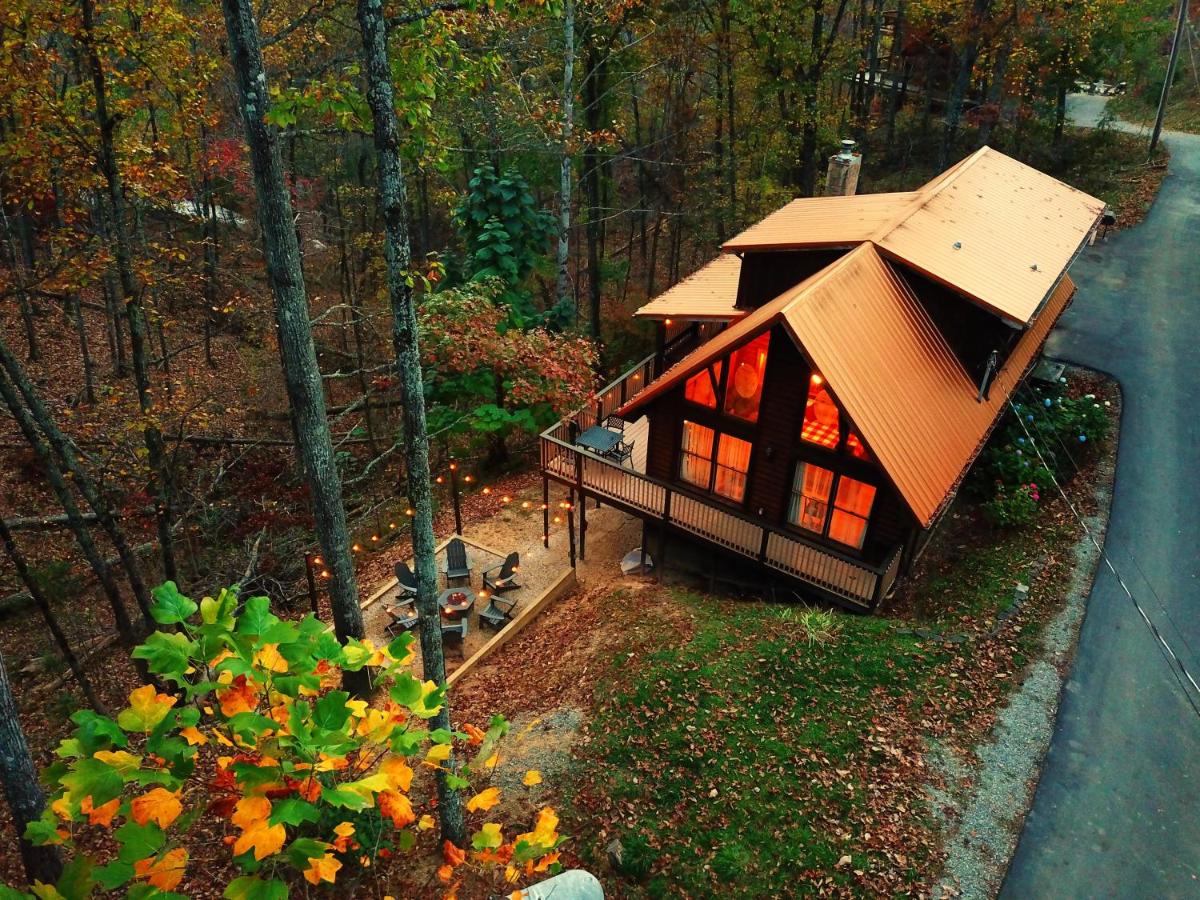 Wonderland Cabin - B&B Sevierville