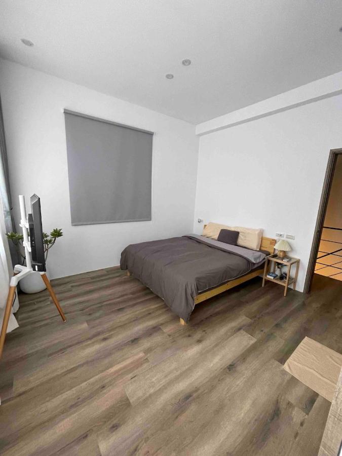 Her True - B&B Zhongxincun
