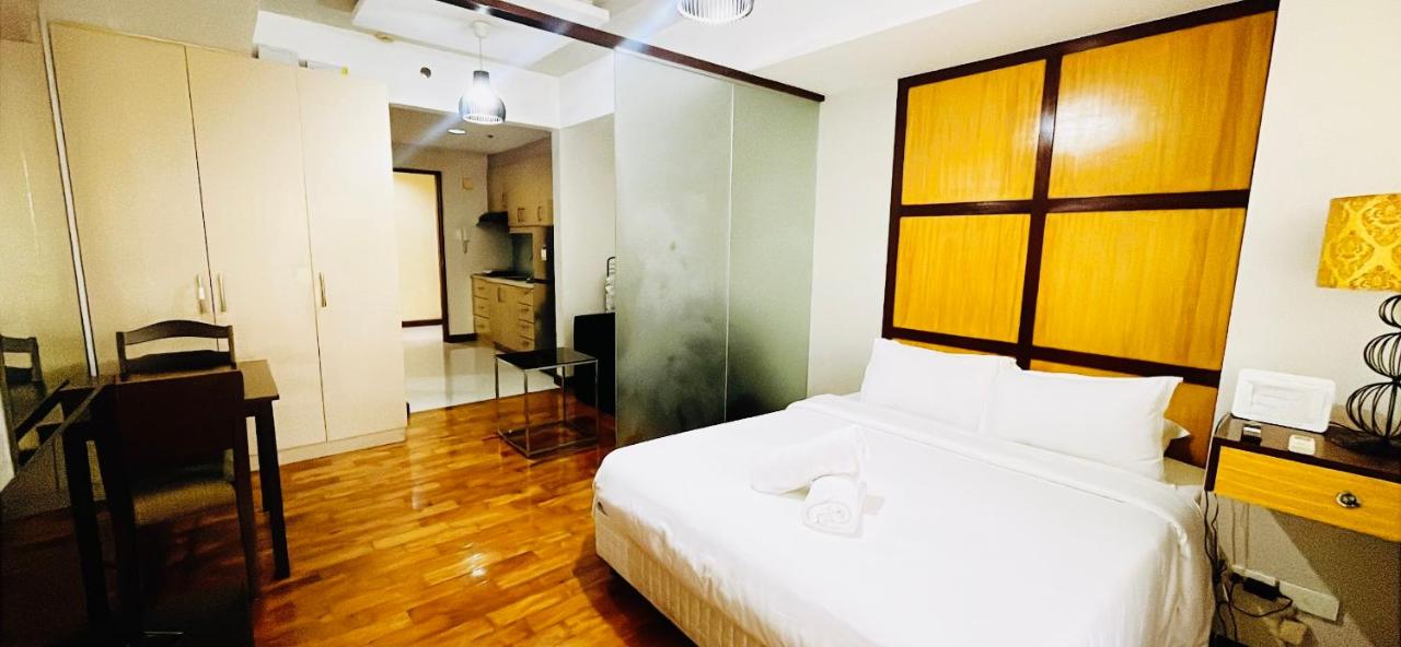Deluxe Studio