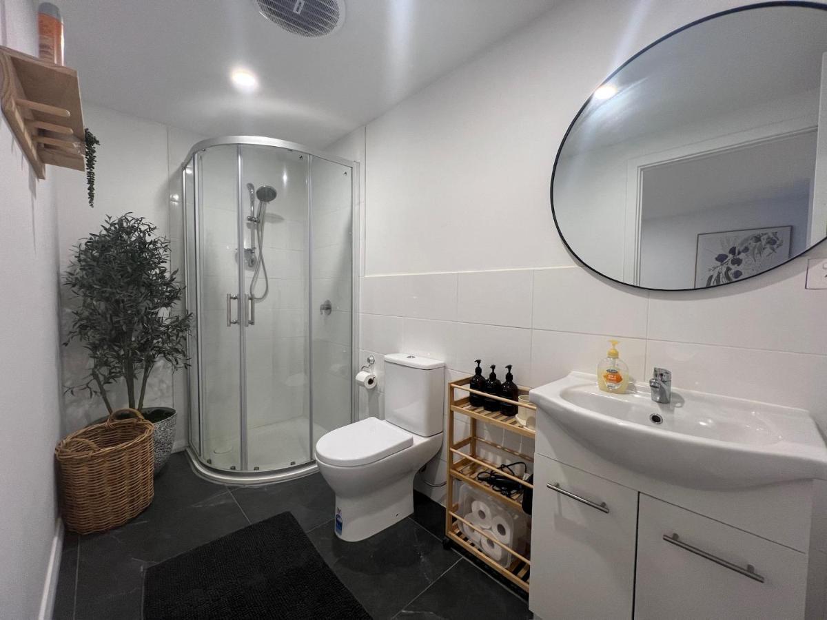 Camera Matrimoniale con Vista Giardino