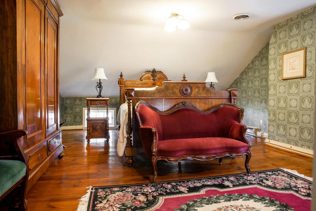 Triple Room with Private Bathroom