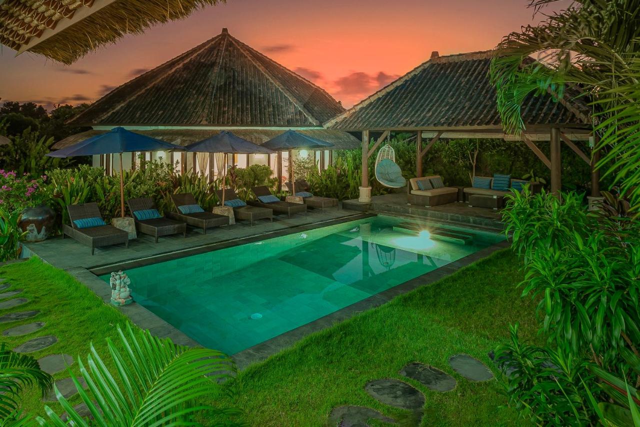 Asri Villas Bingin - Bed and Breakfast