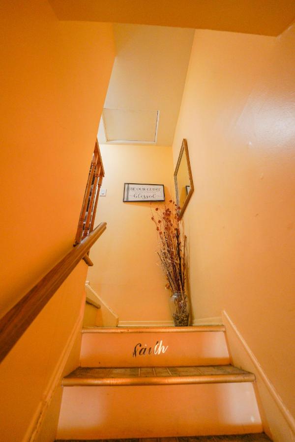 Chekells Cozy stay close to everything Free WIFI - B&B Brooklyn