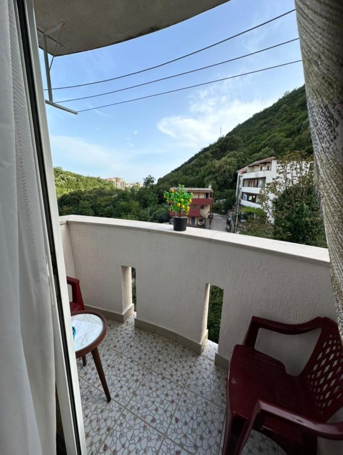 Appartamento con 1 Camera da Letto, Balcone e Vista Mare