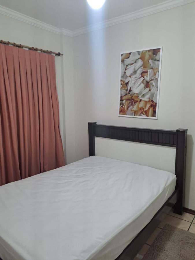 Apartment mit 3 Schlafzimmern und Balkon