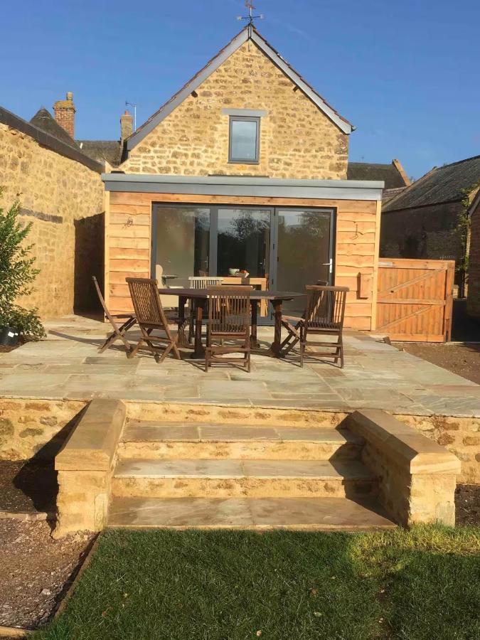 RusticRetreat-4Guests-Fireplace-Parking-Garden - B&B Hinton St George