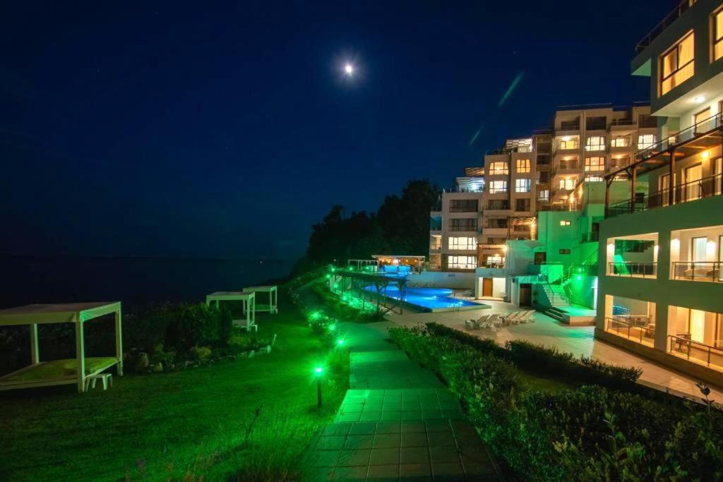One-Bedroom Apartment with Sea View