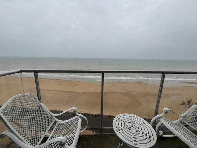 Modern two-bedroom apartment with breathtaking views and two charming terraces T39 - Ferienwohnung Ostende