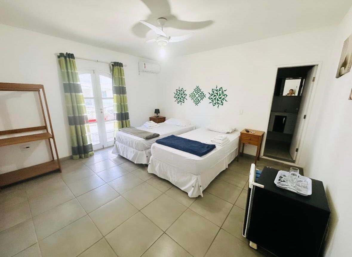Zweibettzimmer mit seitlichem Meerblick
