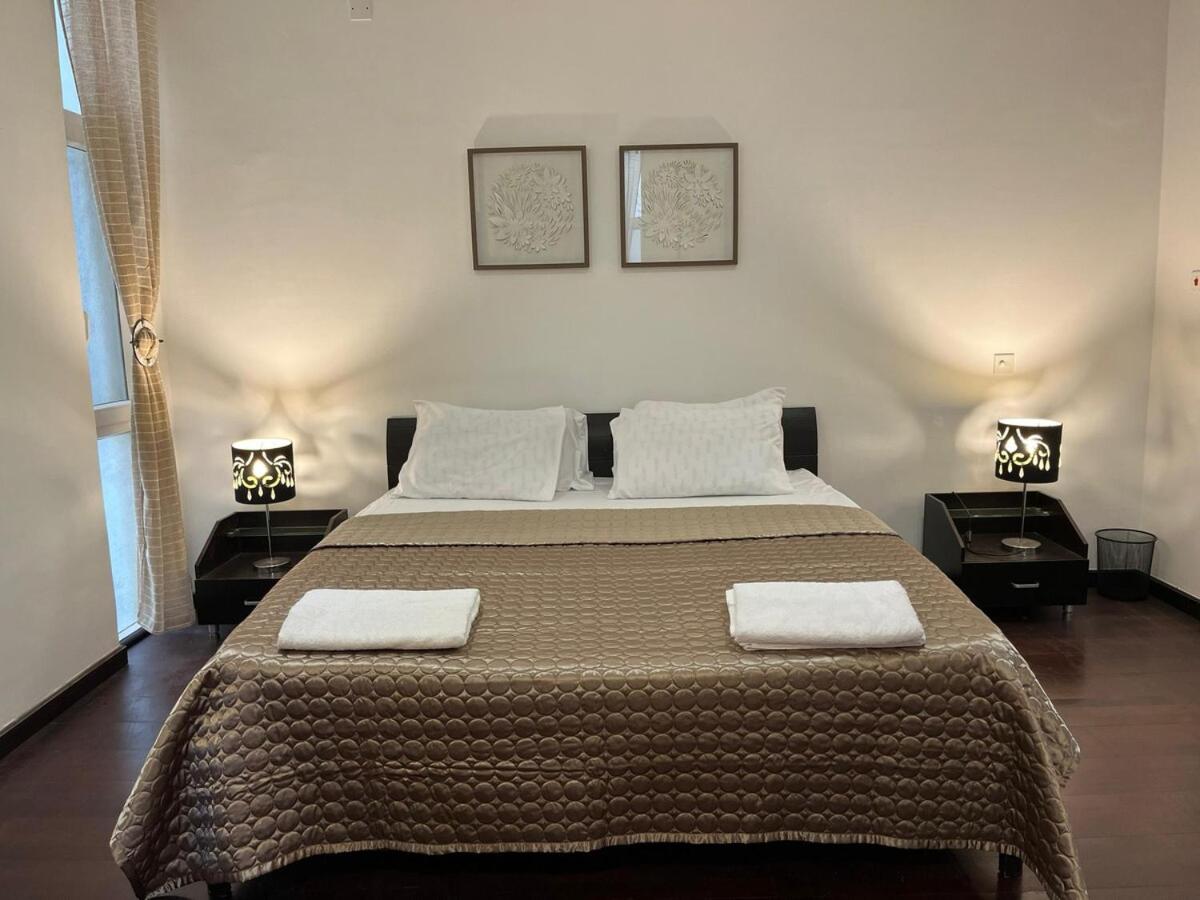 Apartamento de 2 dormitorios con balcón y terraza
