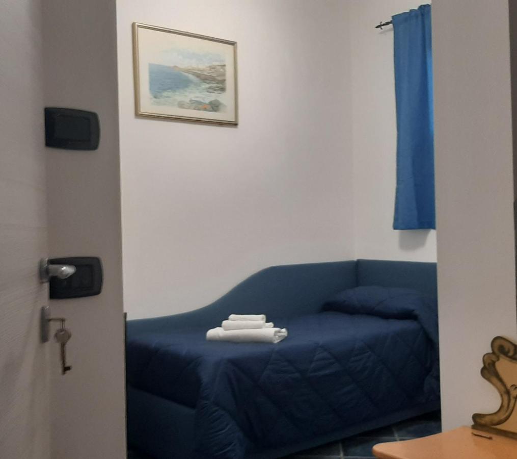 Single Room with Private External Bathroom