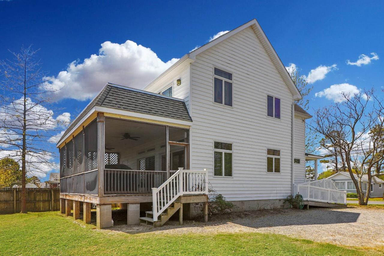 Herbie's Hideaway - Water views & Screened porch! - Ferienwohnung Black Point Landing