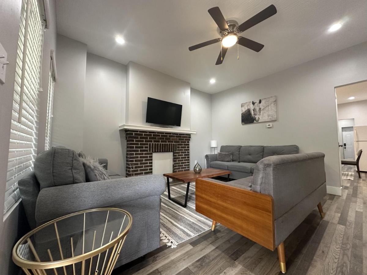 Cityscape 2BR Near Downtown - B&B Columbus