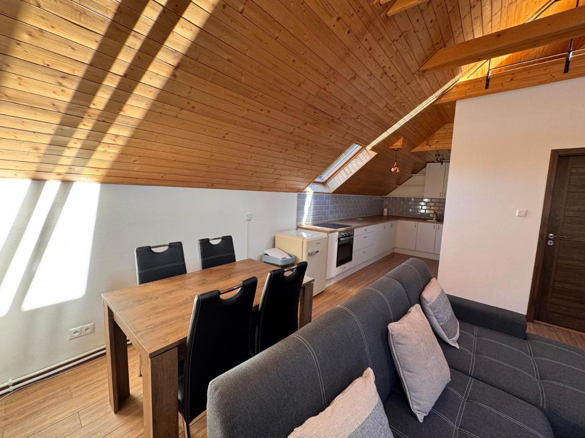 Zázrivský Dvor - Apartmán Zuzana, Wellness, Self Check-in - B&B Zázrivá