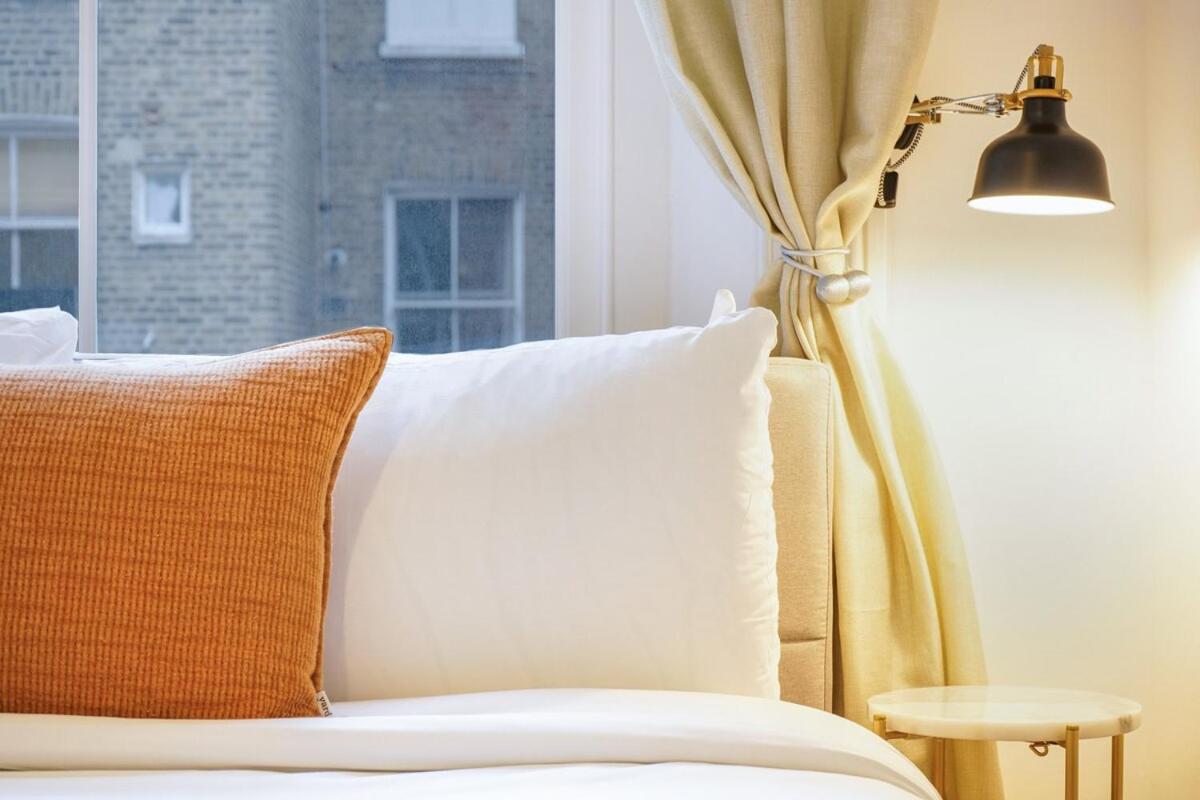 LG4 - Modern & Spacious 2-Bed in Notting Hill - by Short Stories London - Ferienwohnung London