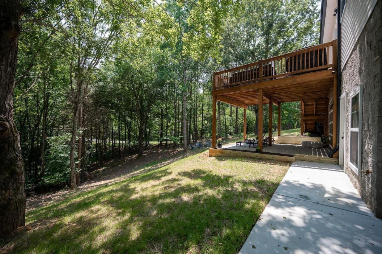 Shady Cove Retreat With Peaceful Views Firepit with Marina and Lake Access Nearby - B&B Winchester