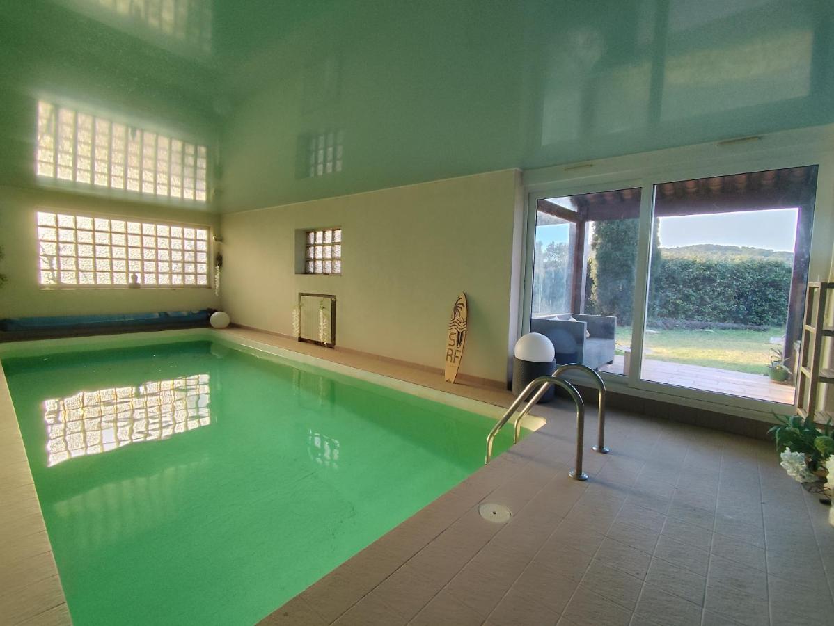 Villa Piscine intérieure et forêt - B&B