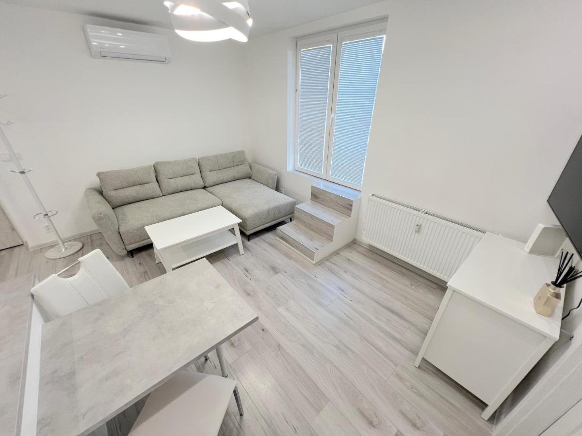 Krásny byt - apartmán pri Hlavnej stanici - B&B Bratislava