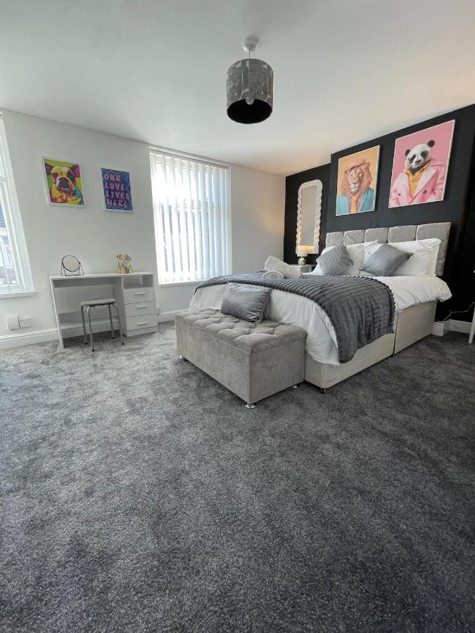 5 Bed Urban Escape - Spacious - 3 Floors - Parking - Chambres d’hôtes