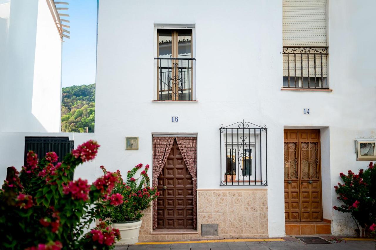 exclusief luxe townhouse van Finest Casas Ojen Marbella - B&B Ojén
