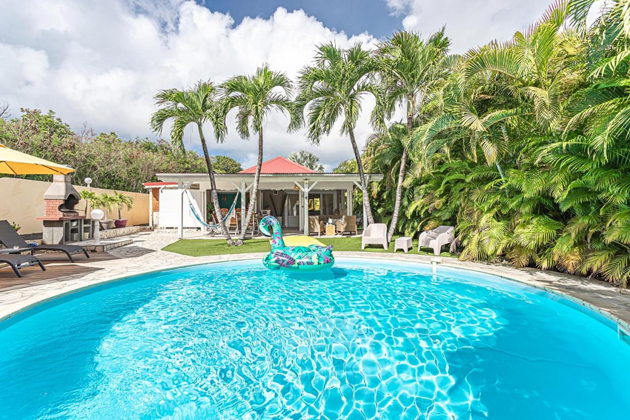 Villa KREOL INN classée 4 étoiles et sa piscine à 300 m de la mer - Chambres d'hôtes Saint-François