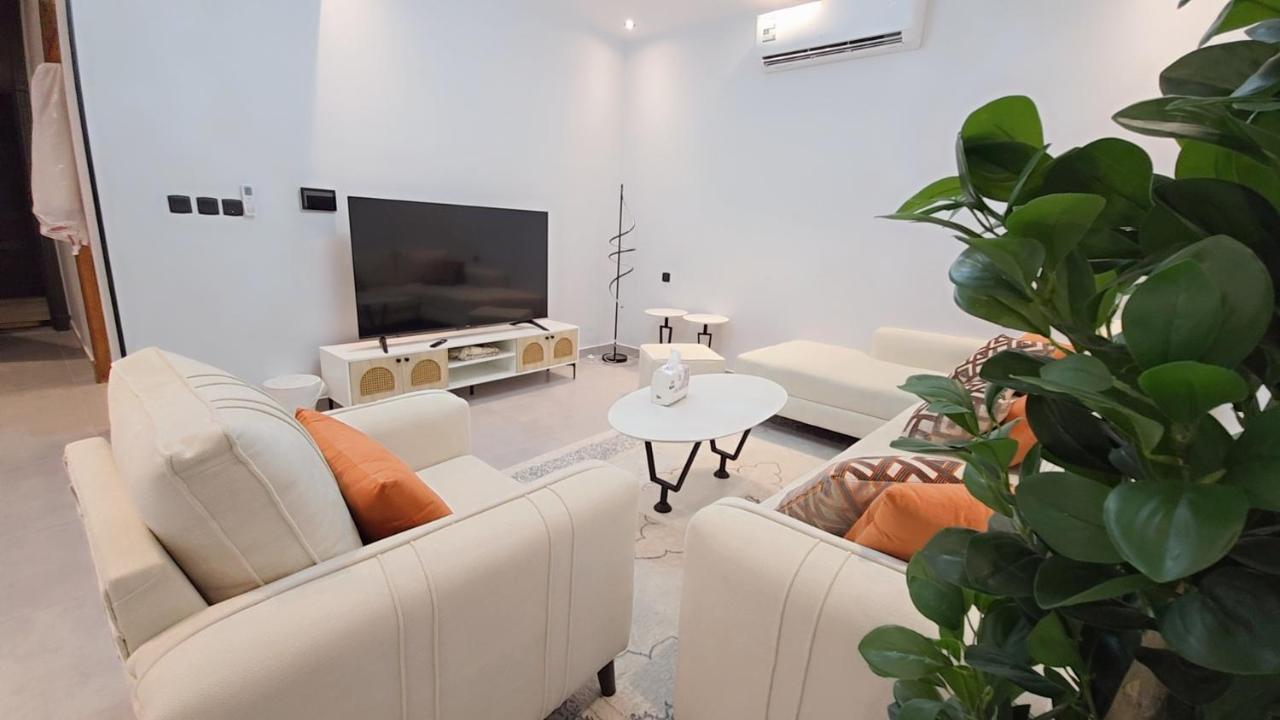 شقة صالة وثلاث غرف وغرفة عاملة - B&B