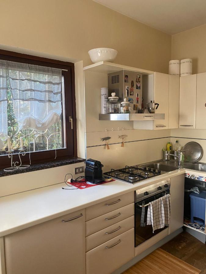 Sun Lake House and Hill - B&B Lesa