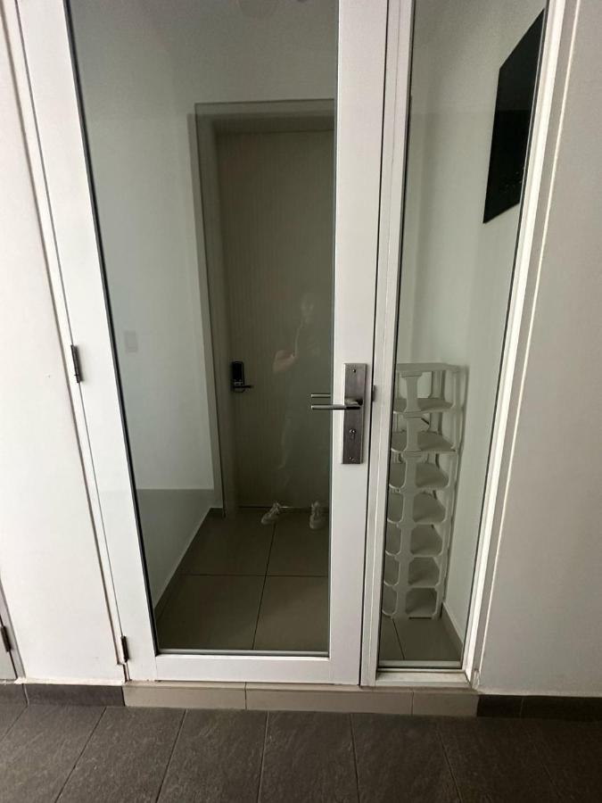 The Clio 2 Residences, beside zonezion, beside ioi city mall, opposite serdang hospital beside uniteen and UPM, putrajaya - B&B