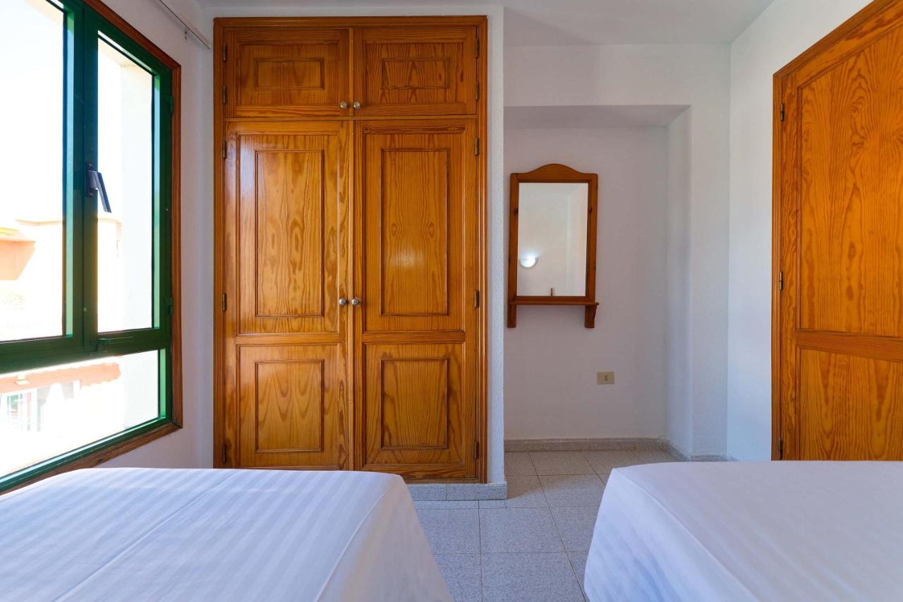 Deluxe One-Bedroom Apartment