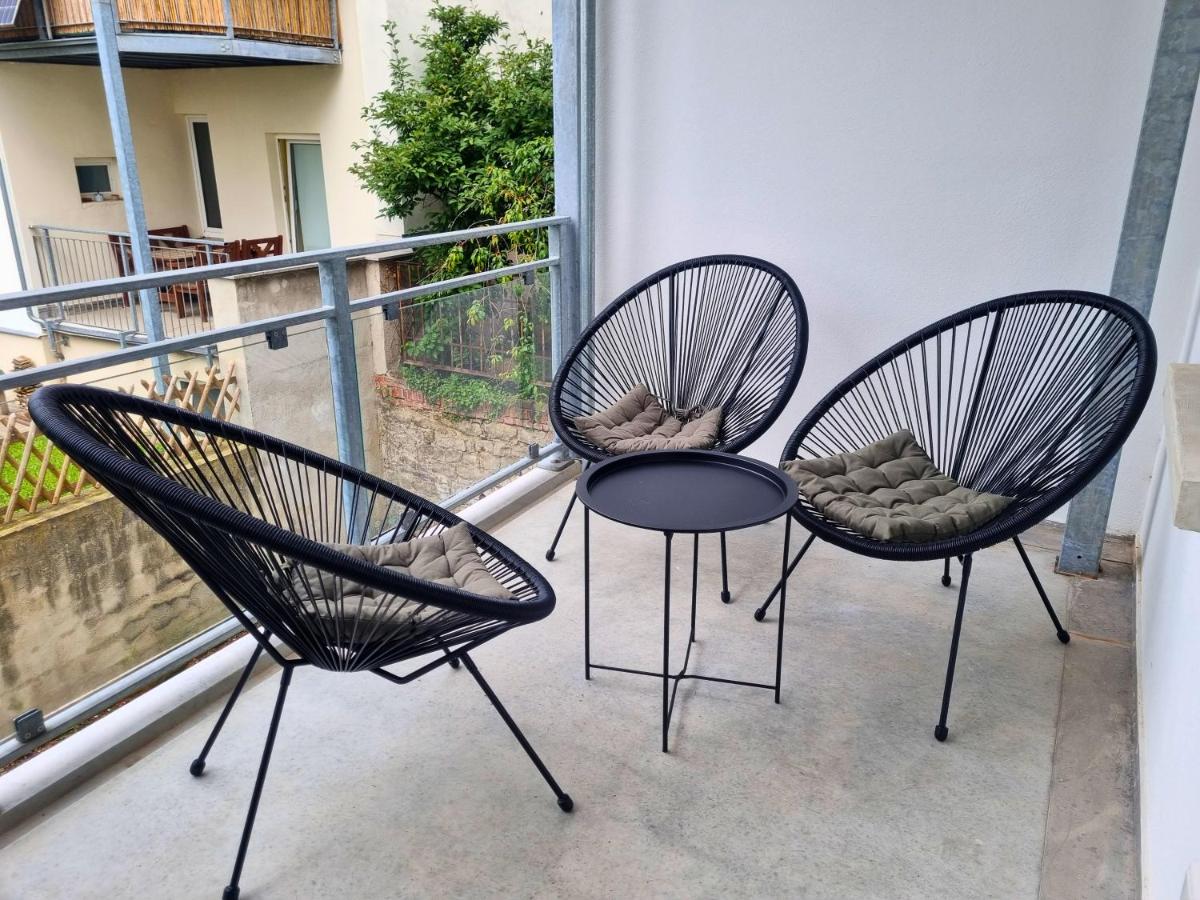 maremar - Style-Loft am Ferberturm - 2 Schlafzimmer - Luxus Boxspringbett - Arbeitsplätze - Highspeed WLAN - B&B Gera