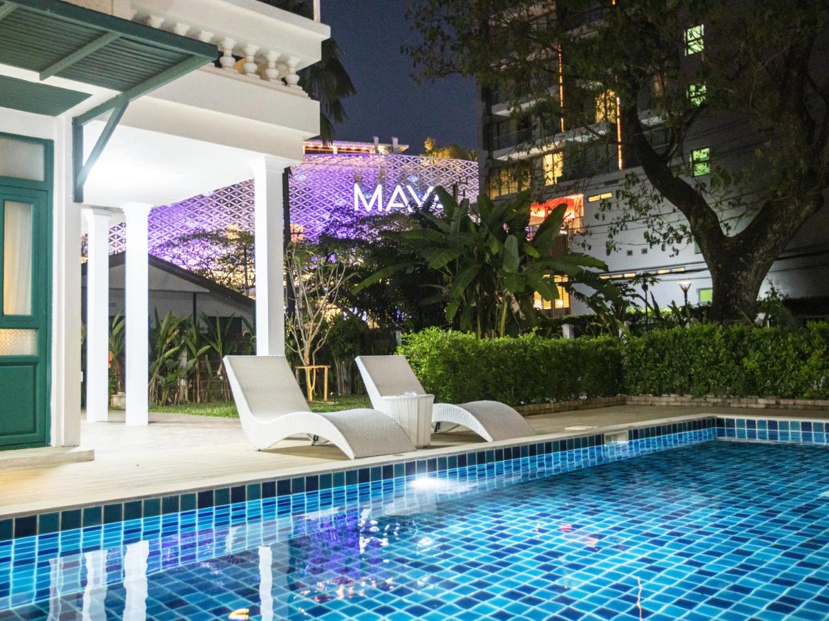 Summer Eternal Pool Villa Nimman - B&B Chiang Mai