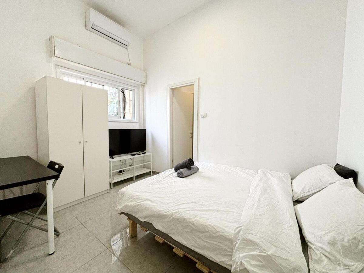 HaYarkon Seaside - Studio By Vacay - B&B Tel Aviv